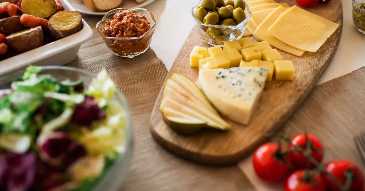 L'Art du Fromage sur Plateau en Cuisine Gourmet