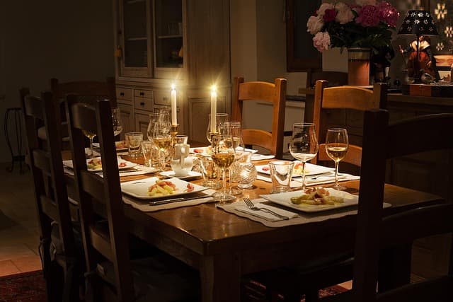 Comment Organiser un Dîner Gourmet Inoubliable