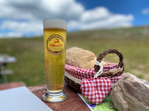 La Ferme-Auberge du Wissgrutt est située à Sewen dans le Haut-Rhin. Venez découvrir un cadre panoramique sur l'Alsace et dégustez de bons plats locaux.