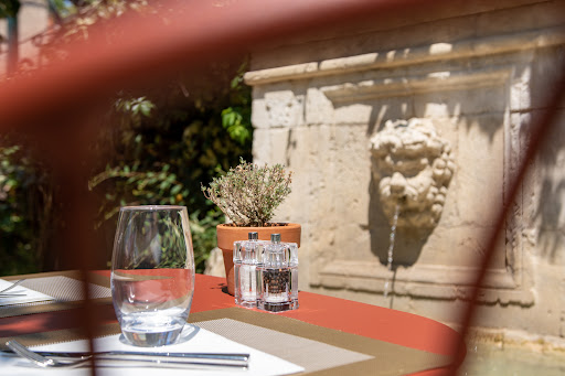 Hôtel proche d'Avignon au Mont Ventoux | Le Château de Mazan est un hôtel 4 étoiles au Mont Ventoux. Découvrez la petite ville de Mazan en séjournant dans notre hôtel 4 étoiles au Mont Ventoux.