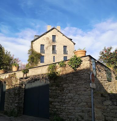 SITE OFFICIEL : Réservez en direct votre hôtel spa en Bretagne pour un séjour de charme au bord de la mer dans la baie de Douarnenez