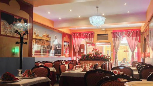 Rendez-vous dans le restaurant spécialisé en cuisine indienne et pakistanaise Le Taj Mahal installé dans le centre-ville d’Orléans