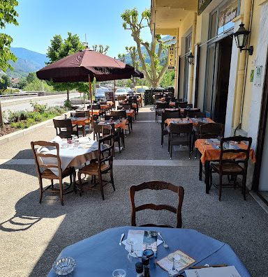 L’équipe du Vauban vous réserve un accueil chaleureux et convivial dans son hôtel familial. Le restaurant le Vauban Entrevaux