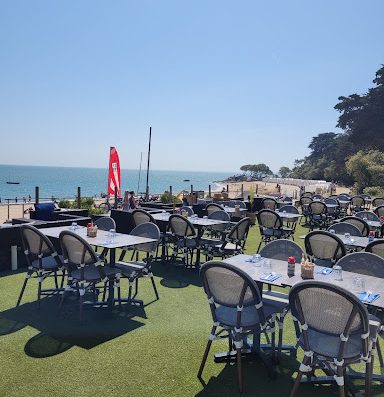 L’amour à la plage en Vendée – Reservez votre table et découvrez un menu de saison riche en saveurs. Vous pourrez privatiser notre terrasse pour toutes vos occasions privées et professionnels.