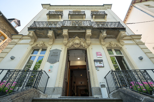 Page d'informations sur l'histoire de l'hôtel Mérens puis Hôtel Aquitaine à Bagnères de Luchon (Pyrénées