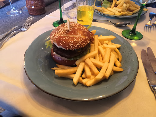 Venez profiter de notre cuisine de saison faite maison avec des produits locaux et découvrez tout le charme de l'Alsace (à Vallf) .