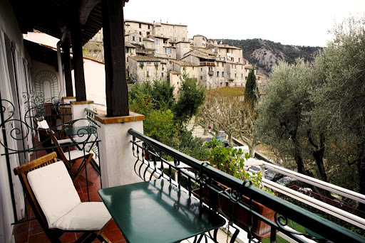 Découvrez l'hôtel restaurant l'Auberge de La Madone et profitez d'un séjour inoubliable entre mer et montagne à Peillon.