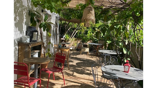 Rôtisserie du Sémaphore - poulet rôti -viandes grillées- Restaurant avec jardin ombragé- Bistro - Rôtisserie - Livraison- à emporter - sur place -Saint Raphael -Le dramont-Agay-Service non stop-www.rotisserie-semaphore.fr