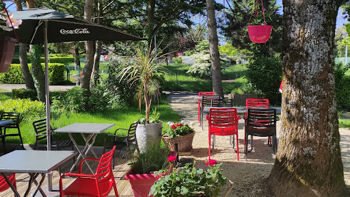 Restaurant bar et café végétalisé situé au niveau du Tennis Club de Cran-Gevrier