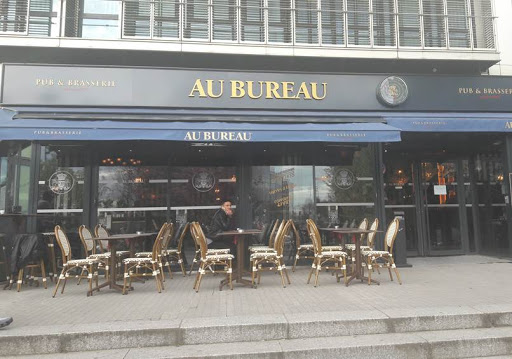 Au Bureau est un Pub Brasserie typique inspiré des pubs londoniens. Déjeuners