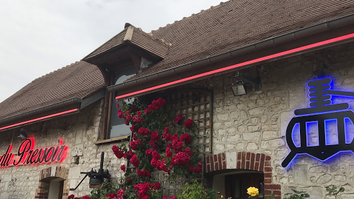 Le restaurant Auberge du Pressoir vous accueille dans un cadre agréable et convivial pour déguster des plats savoureux élaborés avec des produits frais.