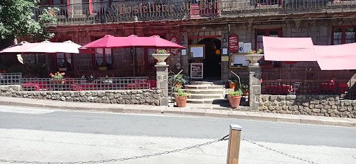 Restaurant de Besse vous proposant des plats cuisinés avec passion par le chef Thierry Legros