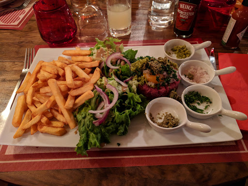 Restaurant en plein coeur de la station de ski de La Joue du Loup à deux pas des pistes et d'O'DYCÉA