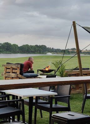 Aux Curiosités c'est un restaurant