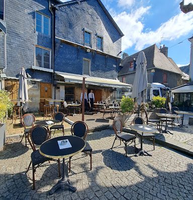 Restaurant L'Absinthe situé près du port d'Honfleur - Normandie