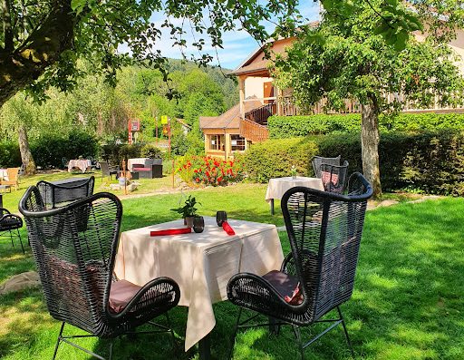 OFFICIEL ✔️ La Table du Haut Jardin propose une cuisine gastronomique dans les Vosges à proximité de Gérardmer. Restaurant gastronomique de l'Hôtel & Spa Le Domaine du Haut Jardin à Rehaupal.