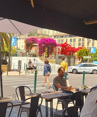 Le Bocadillo vous accueille près de la cathédrale d'Ajaccio et vous fait découvrir burgers