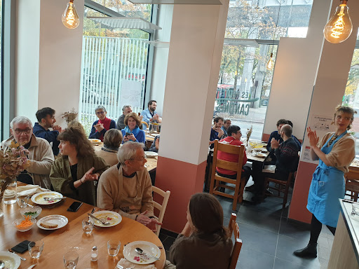 Une cuisine participative en bas de chez vous. Prenez du temps avec vos voisins.