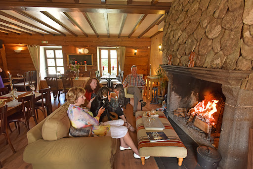 Le restaurant et bar à Saint Donat est ouvert pour le petit déjeuner