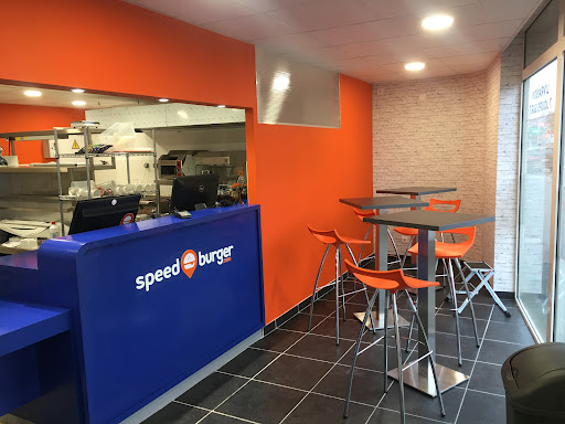 Découvrez les menus hamburgers et sandwich de Speed Burger et faites livrer votre repas à domicile ou sur votre lieu de travail.