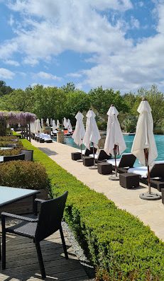 Site Officiel - Découvrez l’hôtel 5 étoiles Terre Blanche niché entre Provence et Côte d’Azur. Un véritable havre de paix proposant un spa