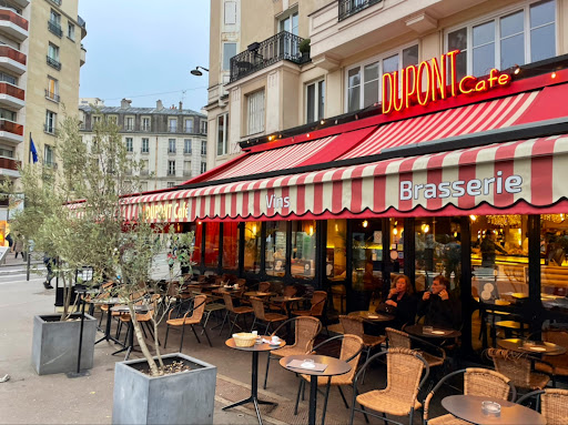 Dupont Café est une institution familiale nichée au coeur des 13ème et 15ème arrondissements de Paris. Venez vous retrouver à toute heure de la journée dans l'un de nos deux cafés à l'ambiance typiquement parisienne !