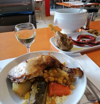 Soyez les bienvenus dans notre restaurant traditionnel les Dunes à Lyon. Nous saurons satisfaire vos papilles culinaires avec le goût singulier de nos menus.