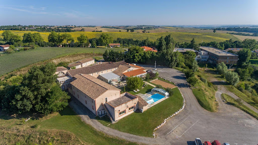 Réservez moins cher en direct votre Hôtel & Restaurant Auberge du Pastel à Nailloux. Hôtel 3 étoiles avec piscine