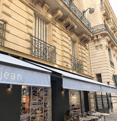 La maison de restauration rapide à la française de plats chauds ou froids