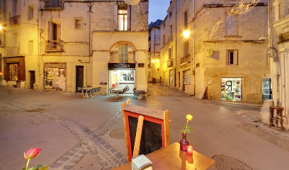 Venez deguster nos planches et tapas dans un environnement chaleureux et decouvrir notre cave et notre selection de vins de region