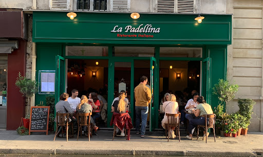 Venez goûter nos spécialités traditionnelles italiennes dans notre restaurant à l'ambiance chaleureuse et décontractée pour un moment de pur plaisir.