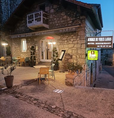 Site officiel: L’Auberge du vieux Lanas à 100 mètres des rives des Gorges de l’Ardèche et à moins de 20 km de Vallon Pont d’Arc.