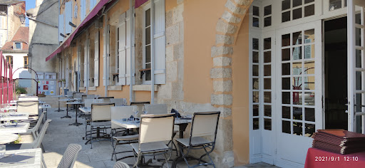 Rendez-vous à L’Hostellerie de la Poste à Clamecy pour goûter à une excellente cuisine du terroir bourguignon.