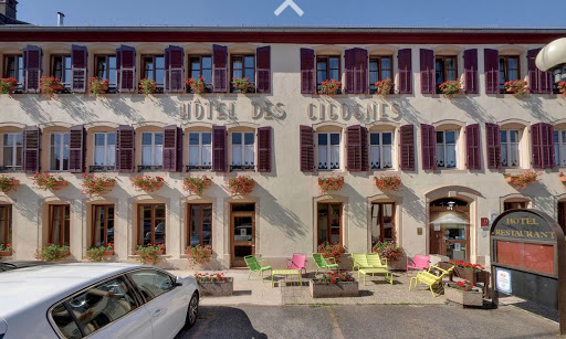 Hôtel à l'orée de la forêt dans un lieu tranquille et authentique. C'est aussi une escapade gourmande