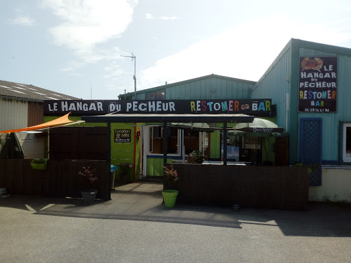 nouveau restaurant crée dans un ancien hangar d'un patron pêcheur au bord de la merdans une commune touristique (le conquet) .une décoration sobre le restaurant peut accueillir une vingtaines de personnes et propose en plus une salle de location pour