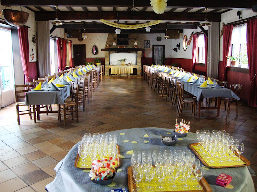 La Campésina Restauration traditionnelleCafé tabac loto presse épicerie salles pour banquets 34 rue du Blanc Mont6214 Colembert