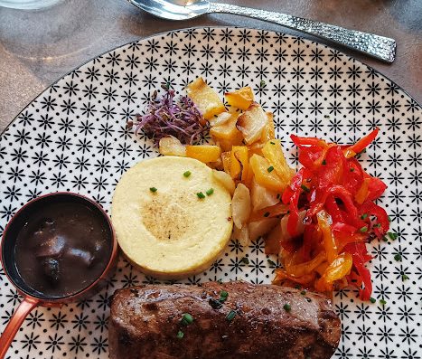 Envie de manger une cuisine traditionnelle fait-maison ? Réservez votre table au restaurant La Poêle à Sel à Dieuze