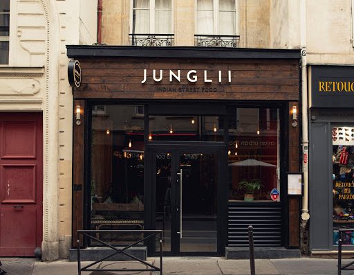 Bienvenue dans la Jungle Indienne “Junglii Indian Kitchen” Découvrez notre restaurant Indienne à travers une explosion de saveurs dans un cadre unique