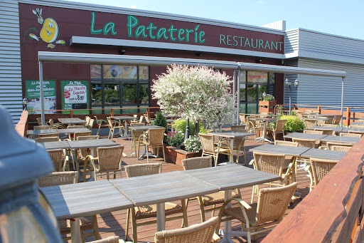 Entrer dans un restaurant La Pataterie