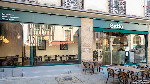 Satiō vous propose un savoir faire dans deux Restaurants à Rennes. Dégustez notre cuisine de saison rue Saint-Malo ou notre restaurant de tapas à volonté rue Vasselot.