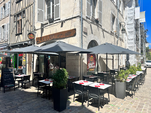 Dégustez d'authentiques grillades savoureuses dans notre restaurant Gaulois situé au cœur d'Orléans. Un rendez-vous incontournable pour les amateurs de viande.