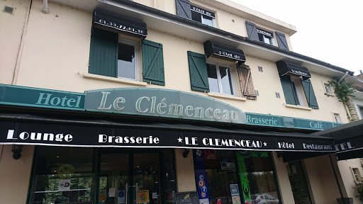 L appartement LE CLEMENCEAU est une option d hébergement intéressante pour les touristes qui cherchent un logement confortable pour leur séjour à Péronne. Le