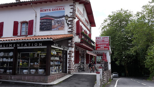 Negocio familiar con más de 100 años de historia. Bar