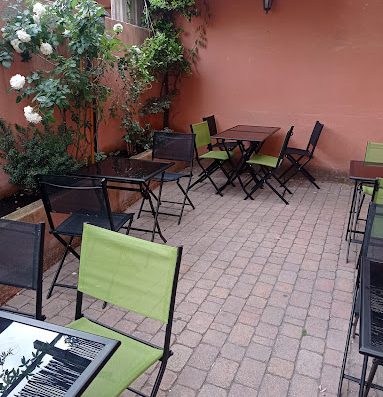 La Table d'Etienne est un restaurant familial situé à Châteauneuf-les-Martigues qui vous propose une cuisine authentique et créative