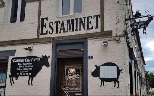 Chez Flavien Estaminet de tradidion Flamande vous accueille dans son cadre authentique de Nord en plein centre de Mons en Pévèle