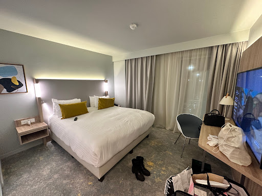 4-star hotel with shuttle service available to the nearby Paris Charles de Gaulle Airport.