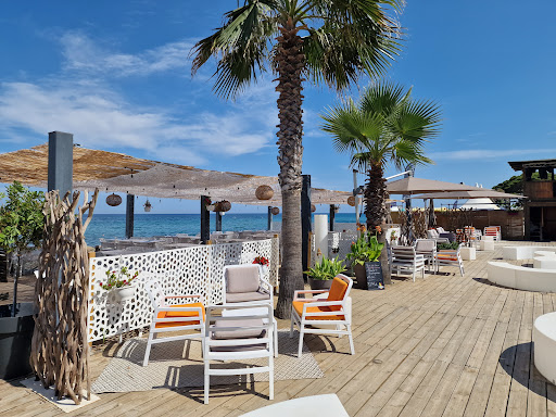 Camping Corse bord de mer de luxe avec piscine chauffée couverte