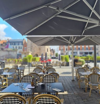 Le Vesuvio est un restaurant italien situé sur la Grand Place de Béthune