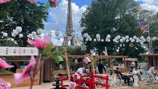 Hanami est une terrasse vue Tour Eiffel