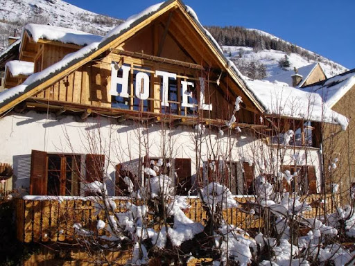 Venez découvrir notre hôtel et restaurant situé à proximité de la station de ski de l'Alpe d'Huez